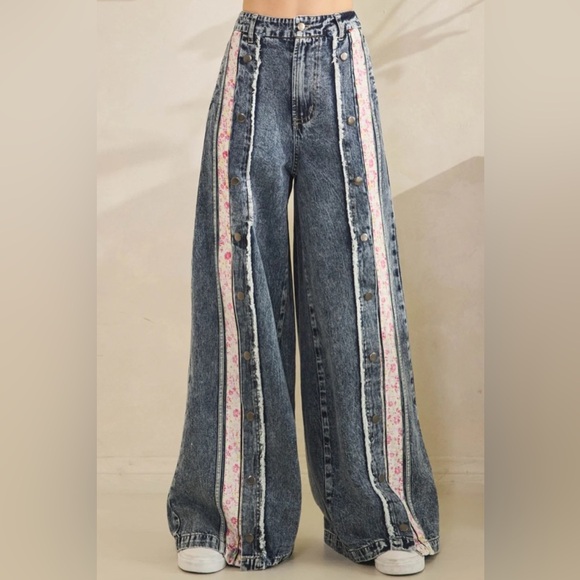Oli & Hali Denim - New Oli & Hali Floral Stripe Wide-Leg Jeans ~ Blue and Pink